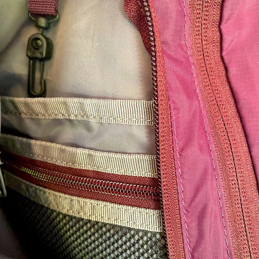 Eddie Bauer Crossbody Sling Bag🌹